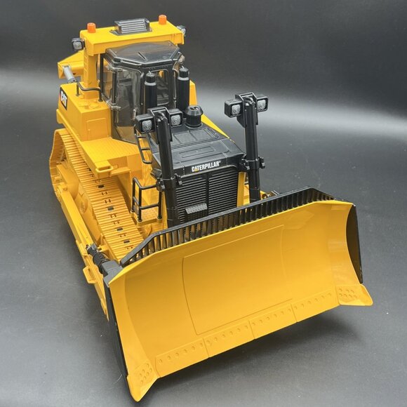 Bruder 02453 Cat® Large Track Dozer 24.12.12 - Used - Picture 8 of 13